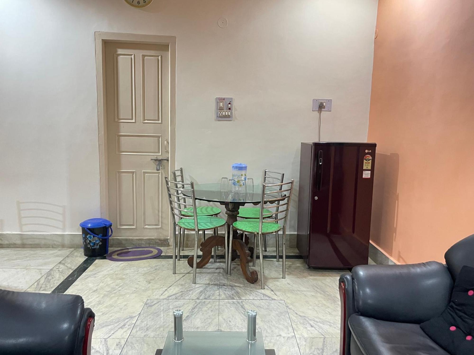 Hotel Swarg International مظفربور المظهر الخارجي الصورة